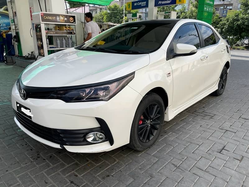 Urgent Sale Altis  2020 model 1.6 Auto 2