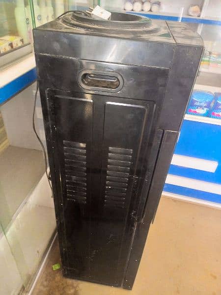 pel water dispenser in working condition both hot and cold and refrig 2