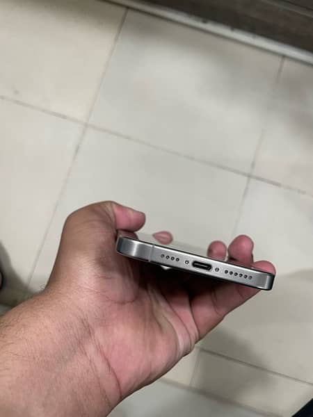 Iphone 15 Pro Max Non pta 256Gb 4