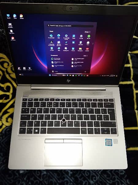 HP laptop new Design Elitebook 830 G5 1