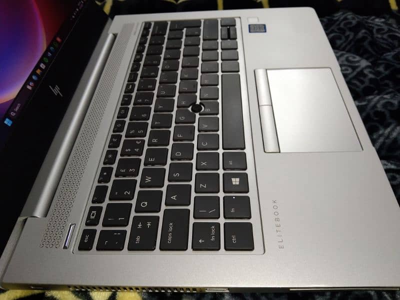 HP laptop new Design Elitebook 830 G5 4