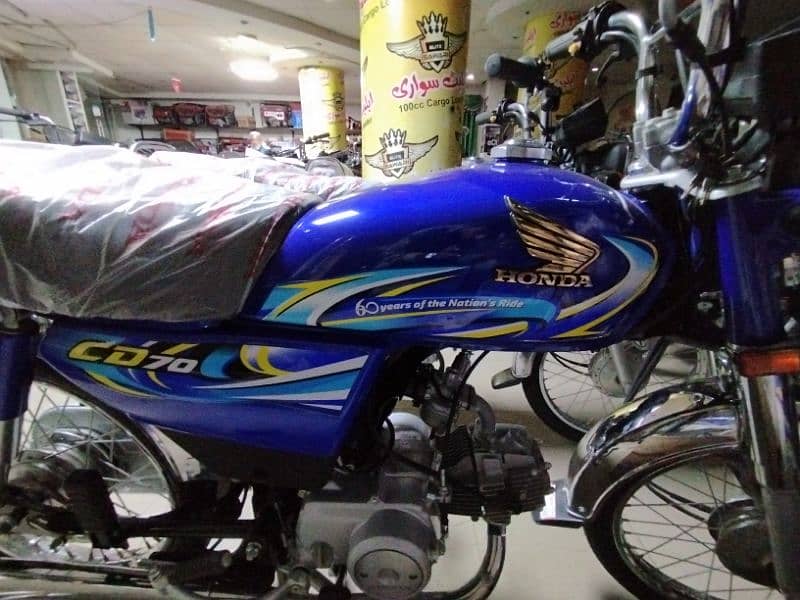 New Honda CD 70 cc - Black Red Blue Colour Available 7