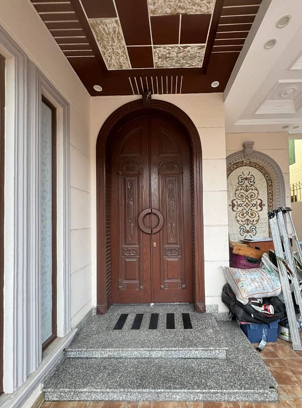 4 Beds 10 Marla House for Sale in Ex Air Avenue DHA Phase 8 Airport road Lahore. 2