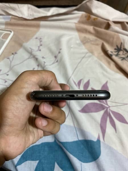 iphone 11 jv non pta 64gb back crack 4