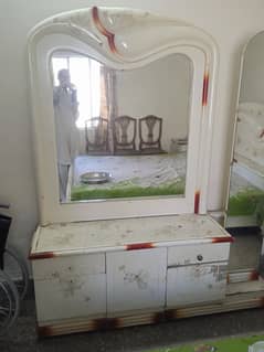 Dressing table 0