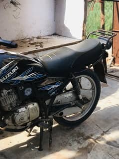 Suzuki GS 150 model 2017 0