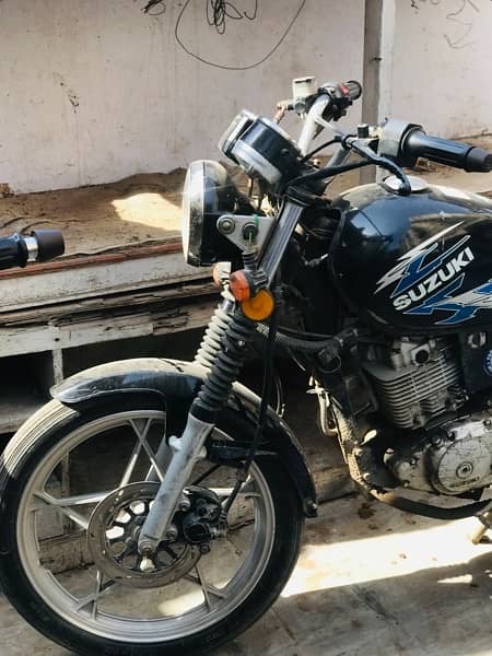 Suzuki GS 150 model 2017 1