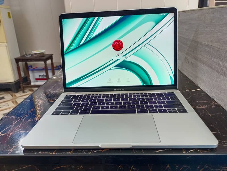 Apple MacBook Pro 13-inch 2017 13 l For Sale 0