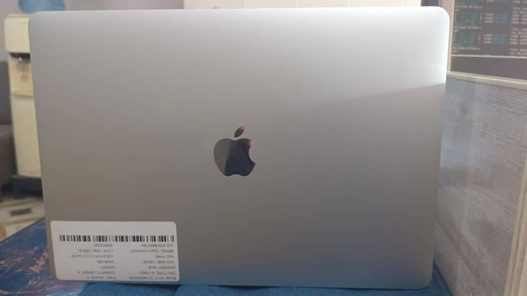 Apple MacBook Pro 13-inch 2017 13 l For Sale 2