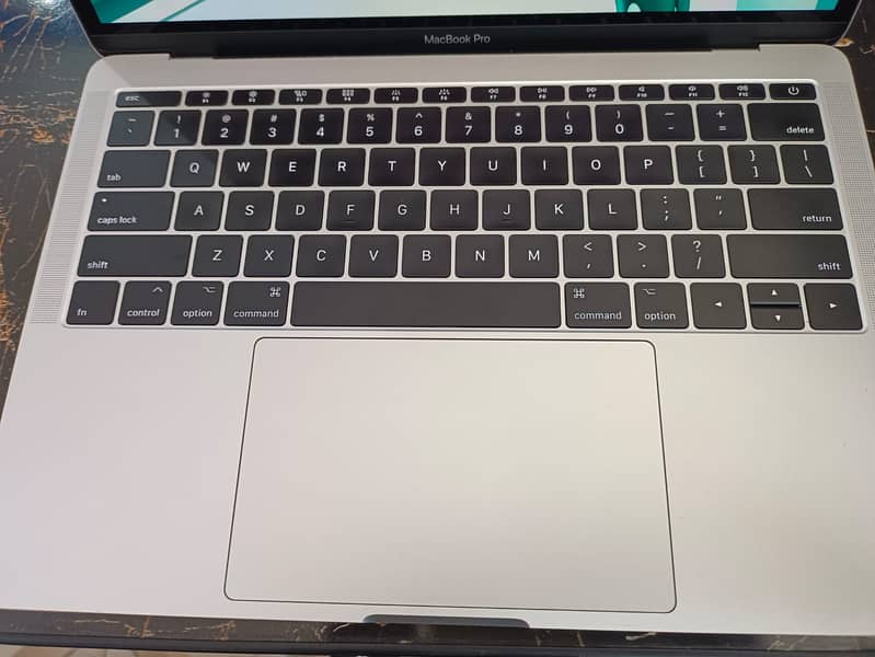 Apple MacBook Pro 13-inch 2017 13 l For Sale 4