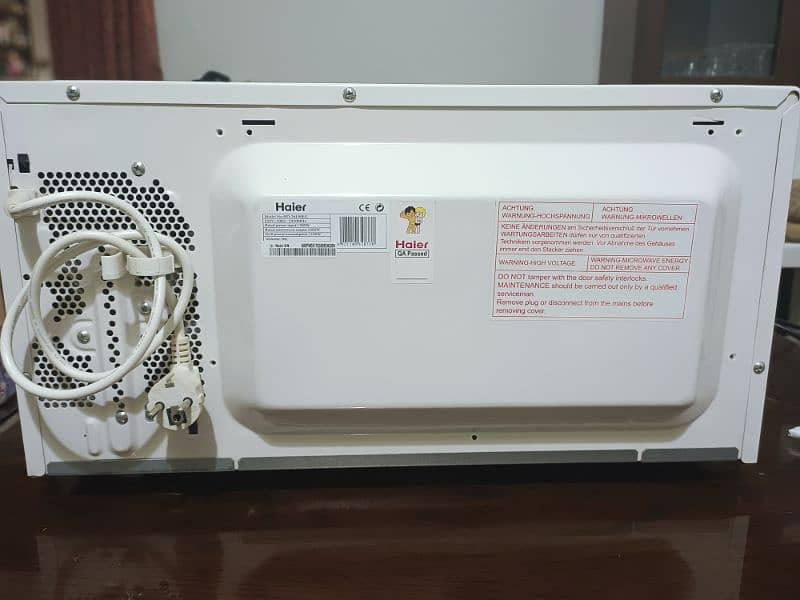 Haier full size microwave condition 10/10 3