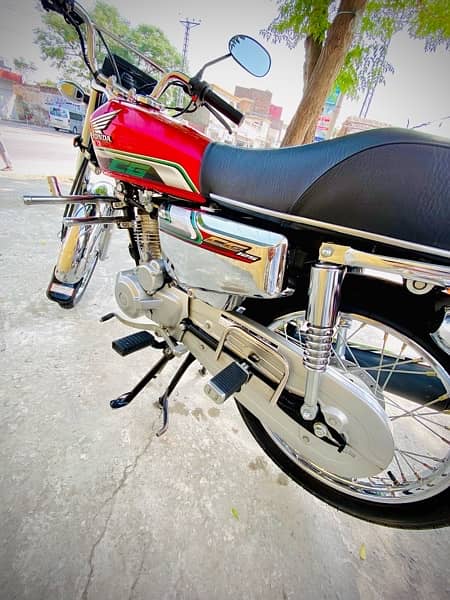 Honda 125 salaf start model 2023 mardan invoice and number 6