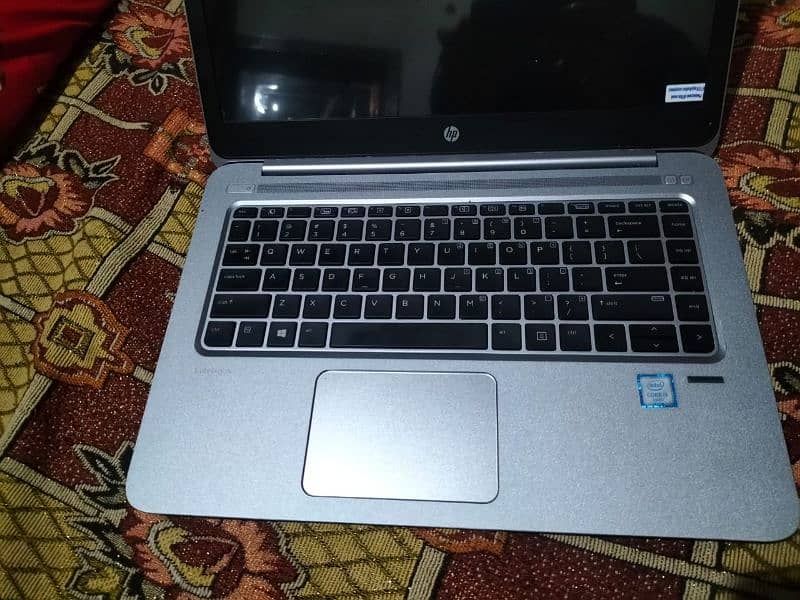 HP Elite book Folio 1040 G3 i5 6th gen 1