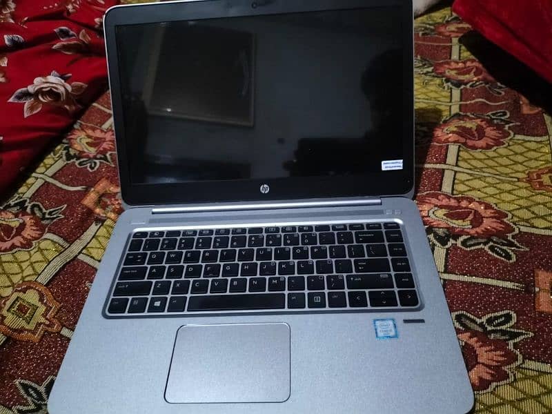 HP Elite book Folio 1040 G3 i5 6th gen 2