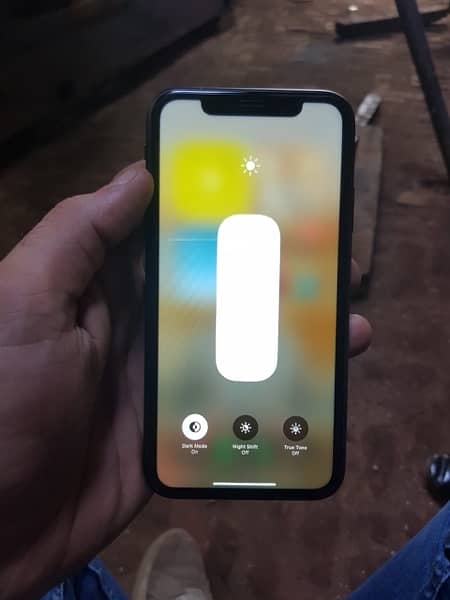 iPhone XR 9