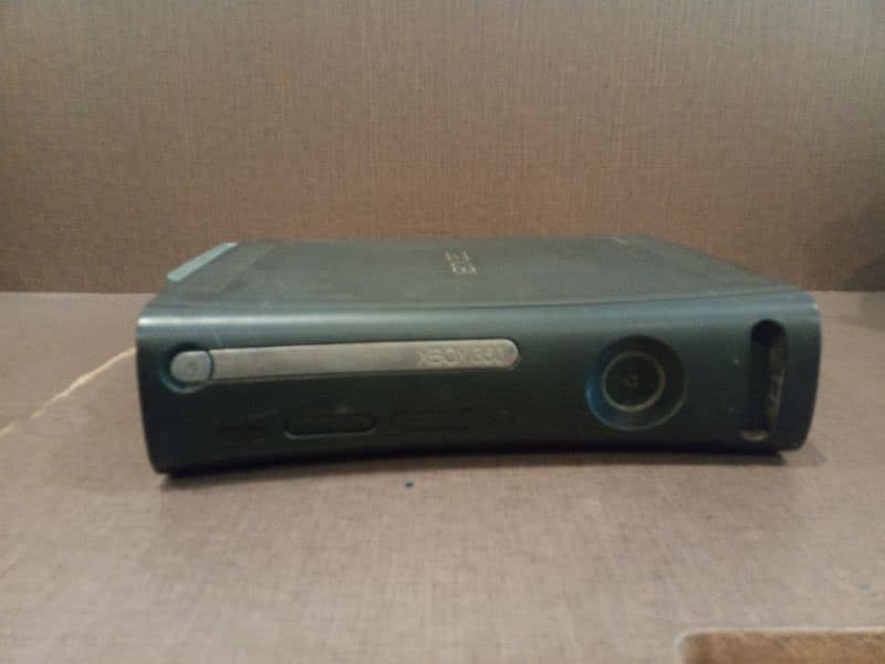 XBOX 360 slim jasper edition 1