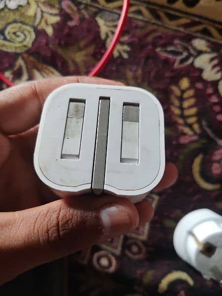 iphone 20watt original charger urgent sael 2