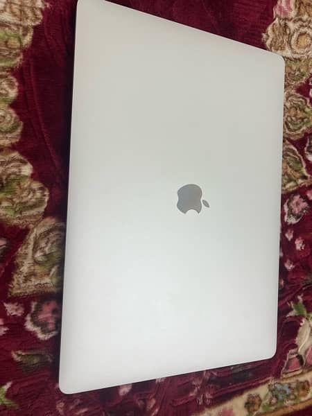 Apple MacBook pro 2019 16 inch 32/512 2