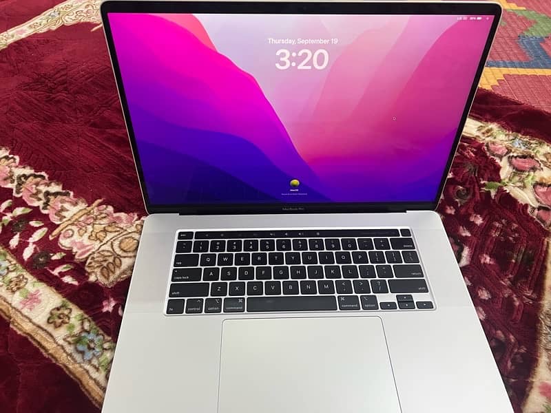 Apple MacBook pro 2019 16 inch 32/512 3