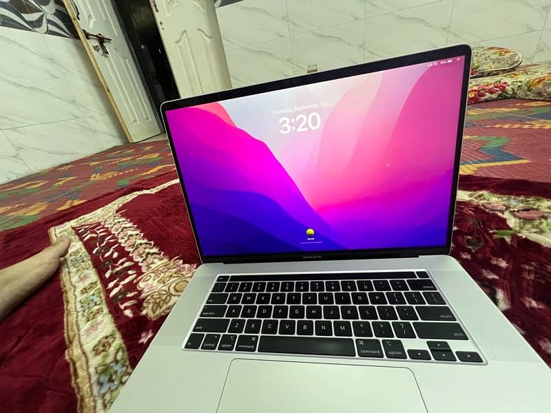 Apple MacBook pro 2019 16 inch 32/512 4