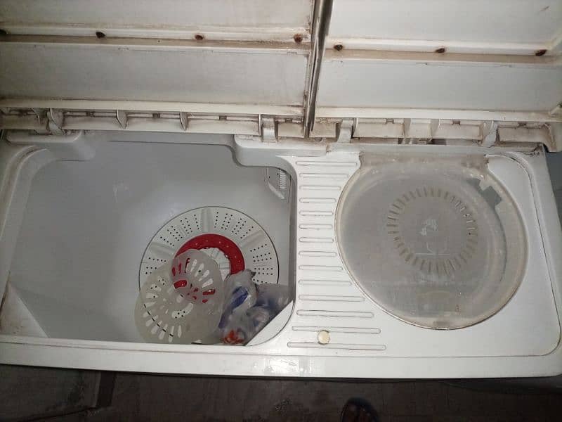 Washing machine with dryer 4