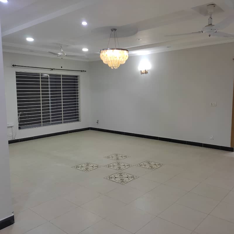 Basement For Rent In D-12 Size 60*90 6