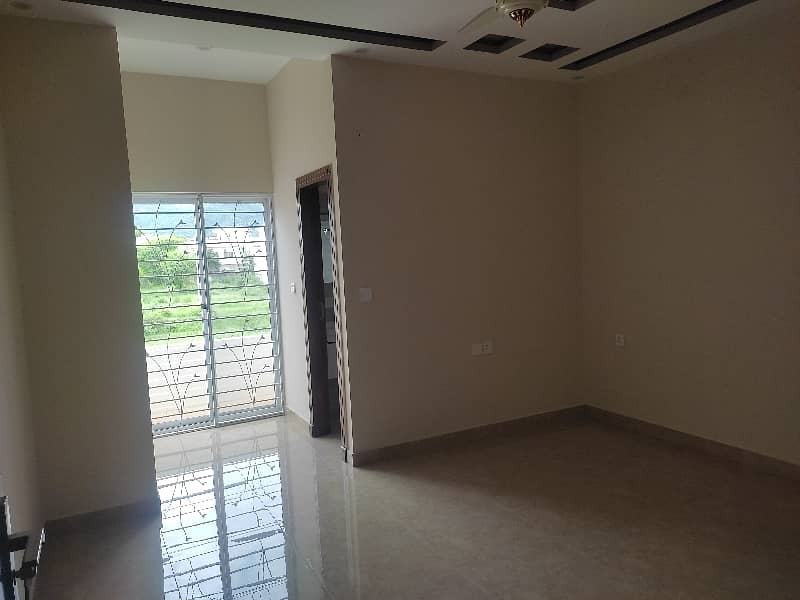 Upper Portion For Rent In D12 Size 40*80 8