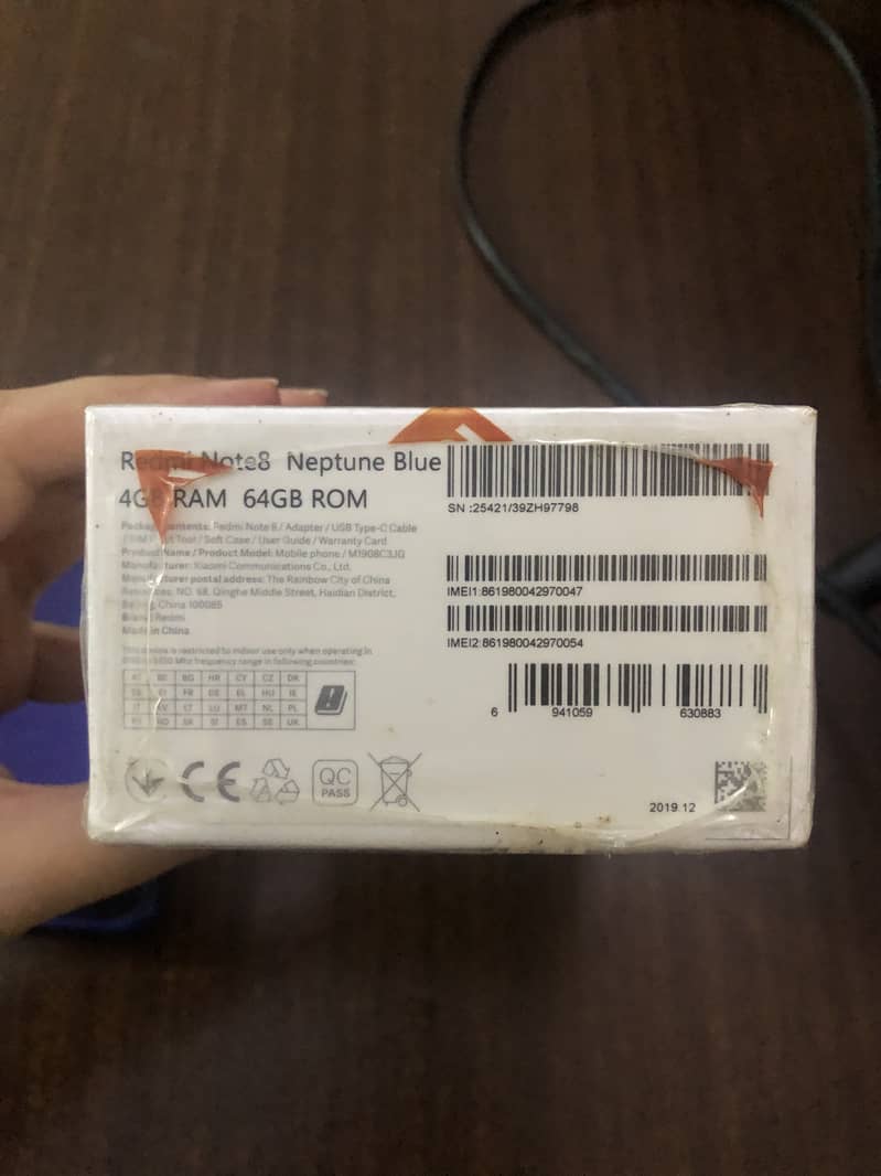 REDMI NOTE 8 scratchless condition with box 2