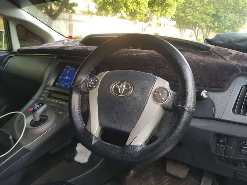 Toyota Prius 2012 5