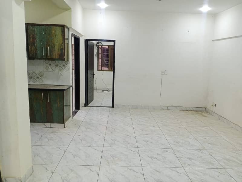 3BED-DD FLAT (2ND FLOOR) CORNER, JUST LIKE NEW AVAILABLE FOR SALE IN KINGS COTTAGES (PH-II) BLOCK-7 GULISTAN-E-JAUHAR 2