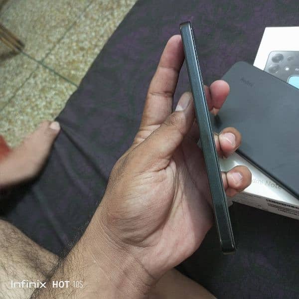 Redmi note 13 Black 4