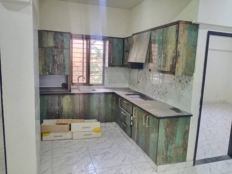 3BED-DD FLAT (2ND FLOOR) CORNER, JUST LIKE NEW AVAILABLE FOR SALE IN KINGS COTTAGES (PH-II) BLOCK-7 GULISTAN-E-JAUHAR 0