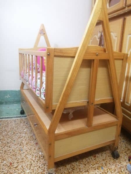 baby cot 1