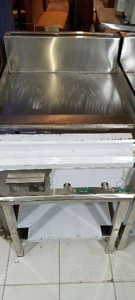 deep fryer// hot plate// working table// brading table// food bags 2