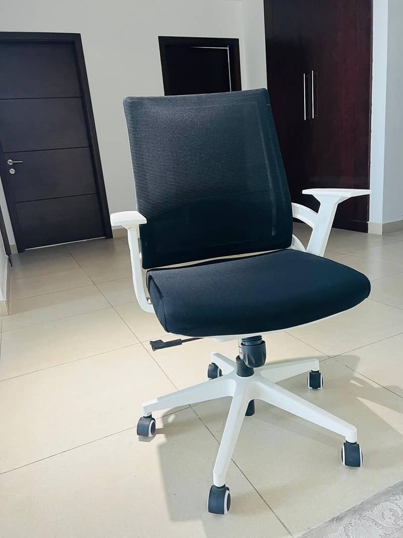 Selling Branded Office Chairs from Master Offisys 1