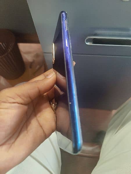 I am selling my phone vivo S 1 4/128 1