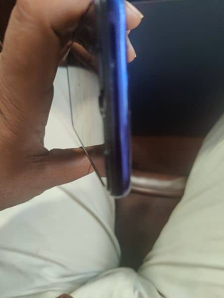 I am selling my phone vivo S 1 4/128 4