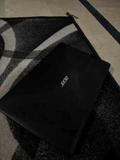 Acer laptop aspire in best condition with charger and box