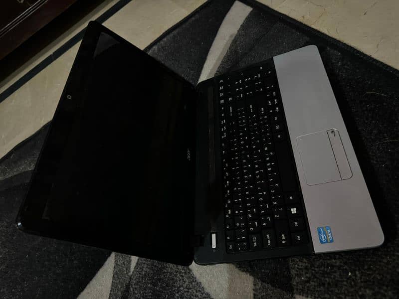 Acer laptop aspire in best condition with charger and box 1