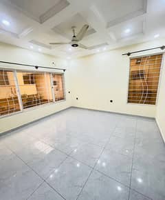 1 kanal Uper portion for rent in pwd