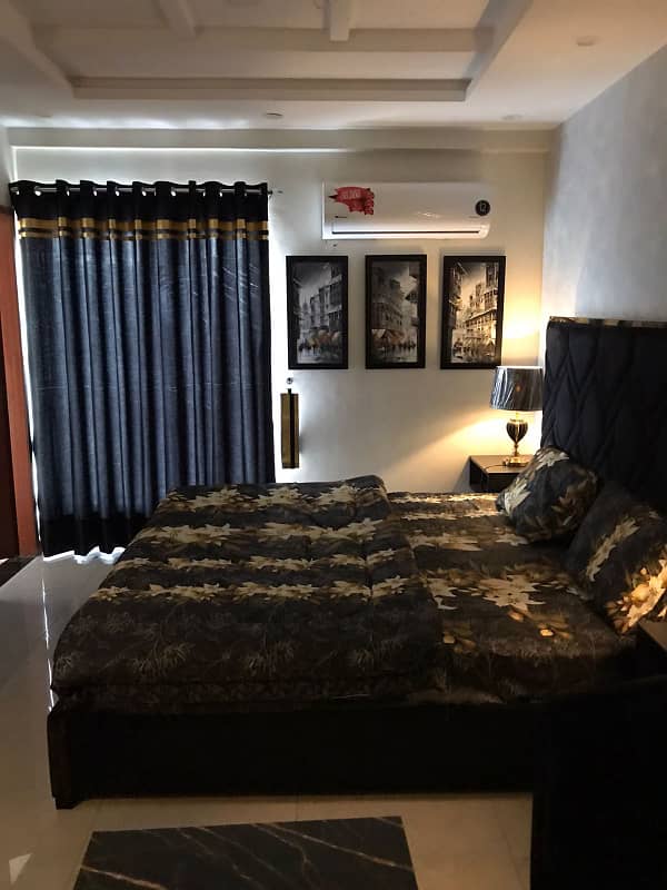 A Beautiful 1 Bed Room Luxury Apartments For Rent On Daily & Monthly Bases Bahria Town Lahore(1&2 Bed Room) 4