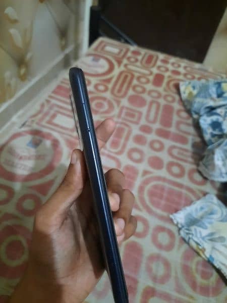 Infinix hot 10 play 4/64 gb 1