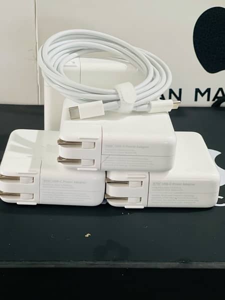 Macbook Orignal Charger and  type C Cable 0