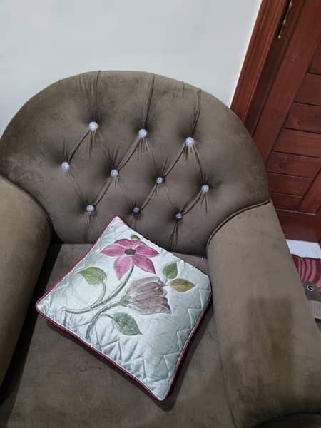 5 seater lush condition home used Sofa Set 1