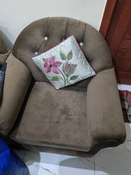 5 seater lush condition home used Sofa Set 2