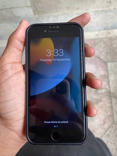 iphone 7 128gb pta hai but sim work nhi krti