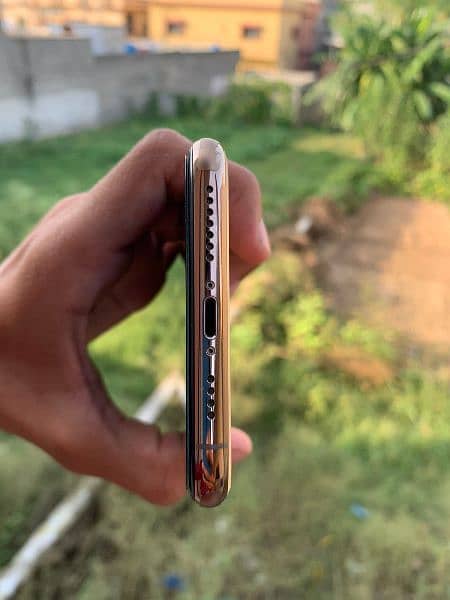 Iphone 11 pro max 4