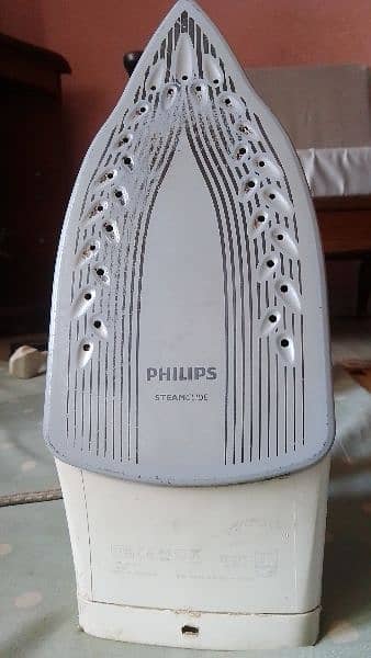 PHILIPS IRONS AND BABJA IRON 0