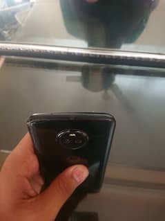 Moto X4