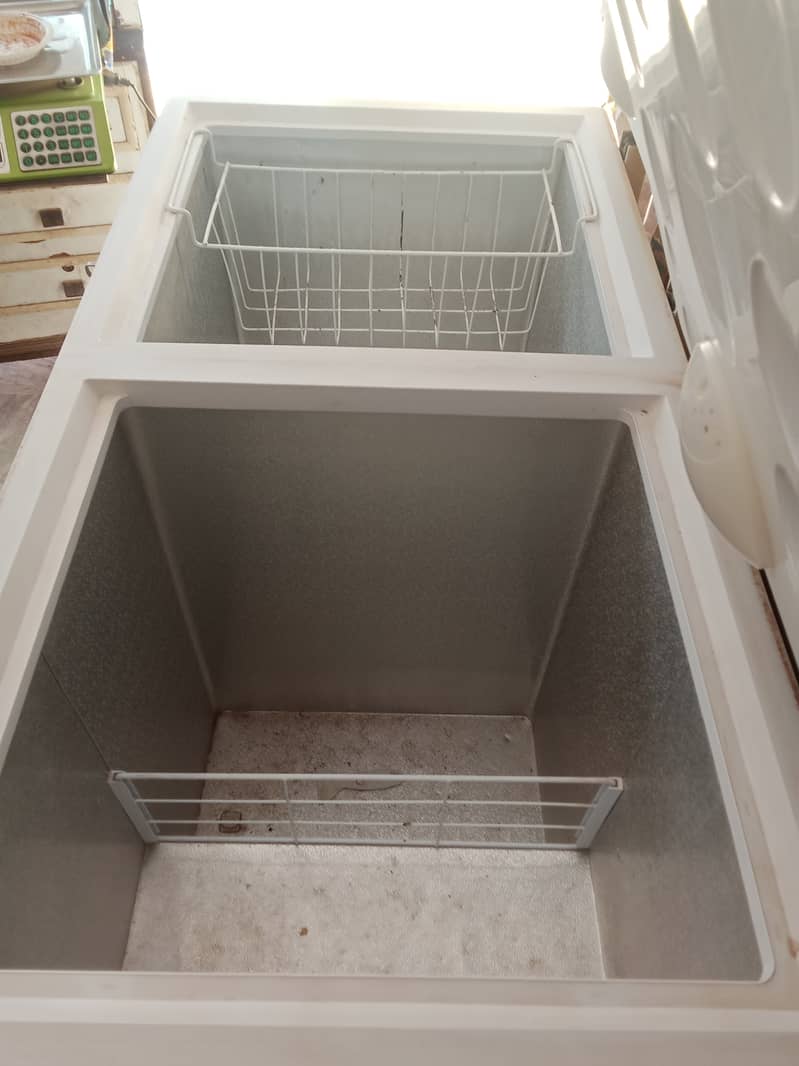 Haier deep freezer dubbed door 2